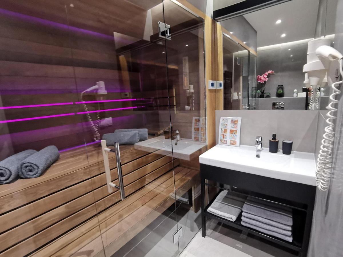 Jacuzzi Apartments Krakow Luaran gambar