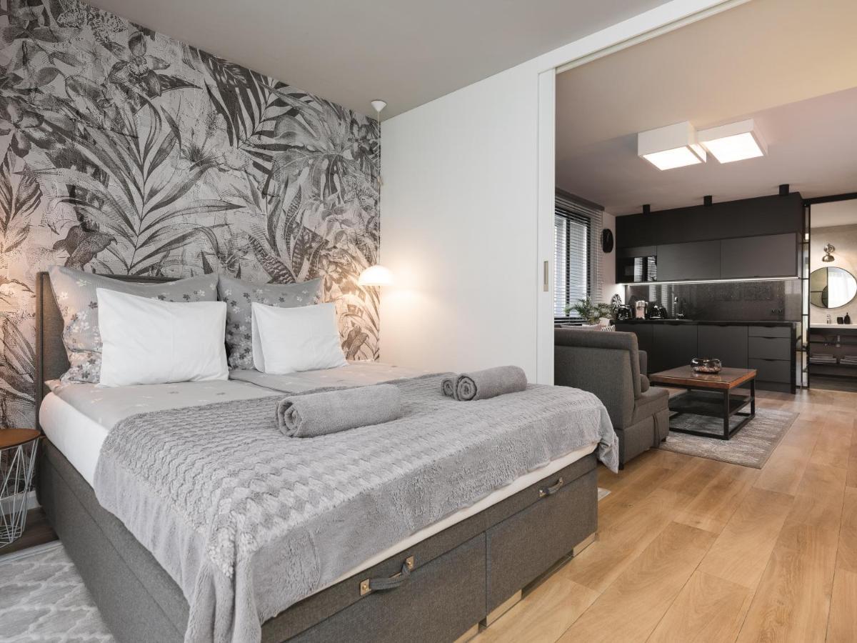 Jacuzzi Apartments Krakow Luaran gambar