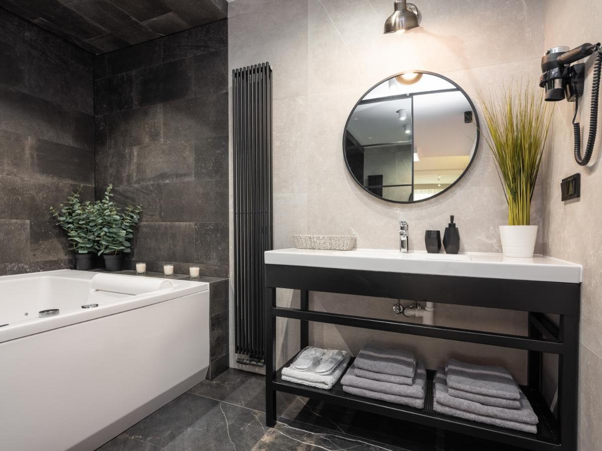 Jacuzzi Apartments Krakow Luaran gambar