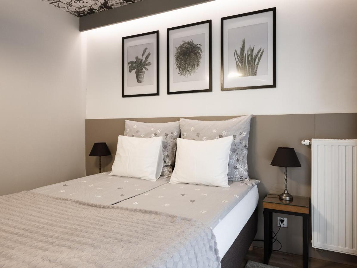 Jacuzzi Apartments Krakow Luaran gambar
